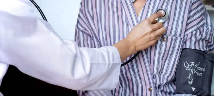 the-doctor-used-stethoscope-to-listen-to-the-heart-2025-02-12-01-43-23-utc